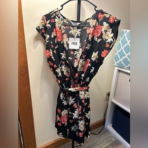 BB DAKOTA wrap dress. Size Medium w/ tags
